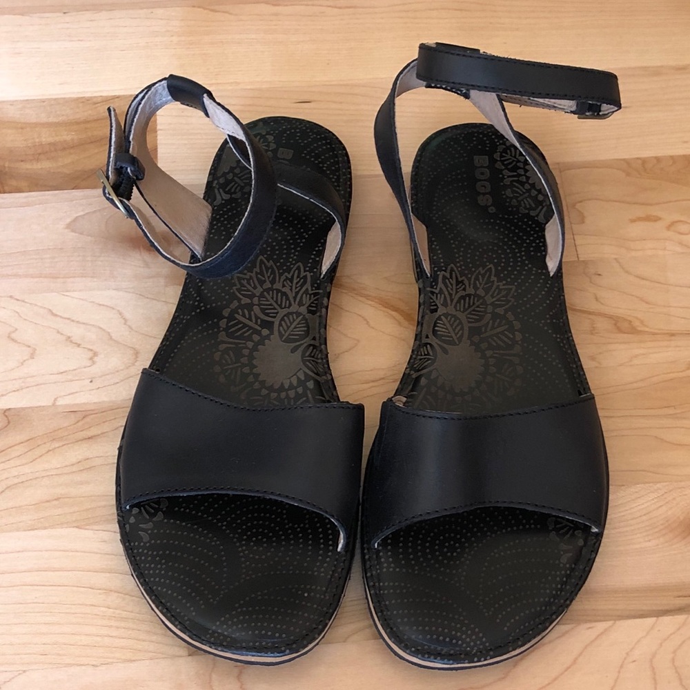 Like New Black BOGS Sandals - Picture 7 of 8